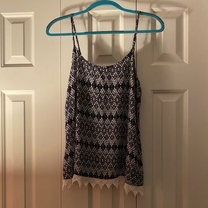 Size Medium (Juniors) Mossimo Supply Co. Black and White Patterned Tank Top